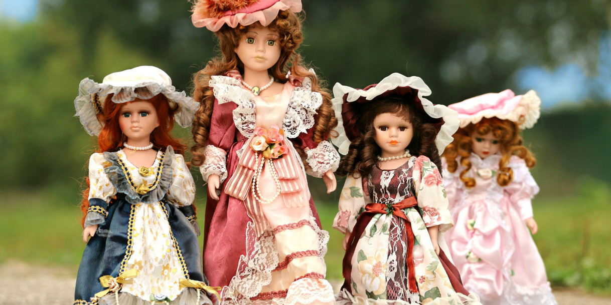 top and dolls