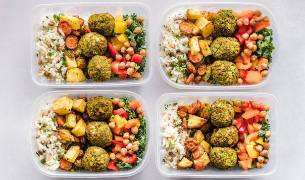 Best Food Storage Containers: Glass vs. Plastic vs. Metal vs. Airtight